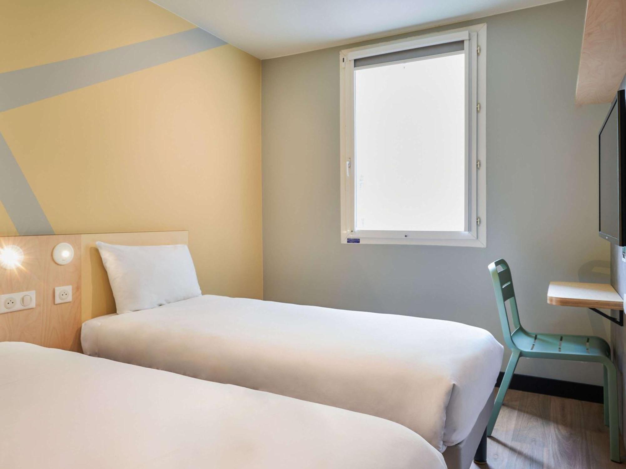 Ibis Budget Saint-Maurice Bagian luar foto