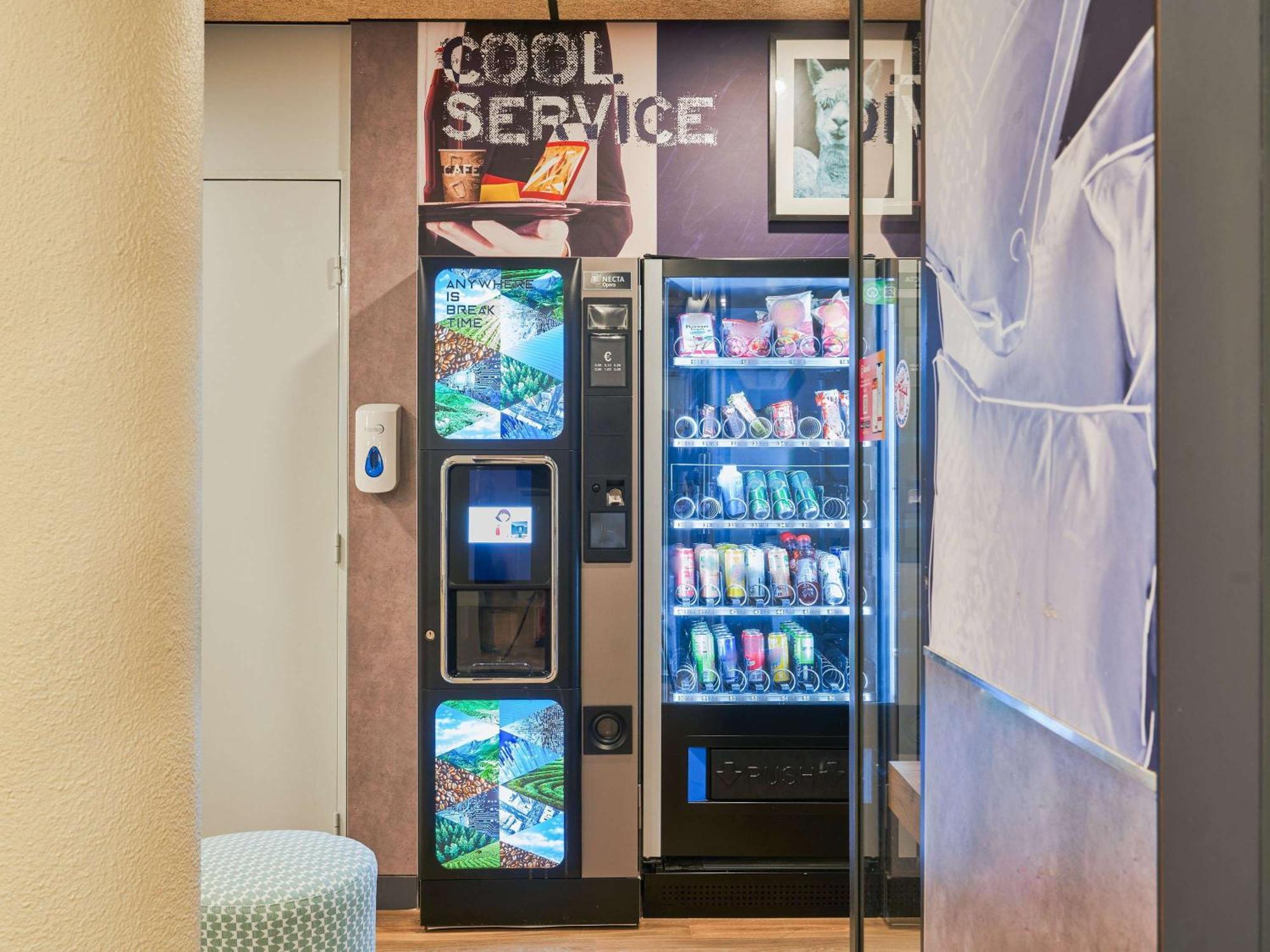 Ibis Budget Saint-Maurice Bagian luar foto