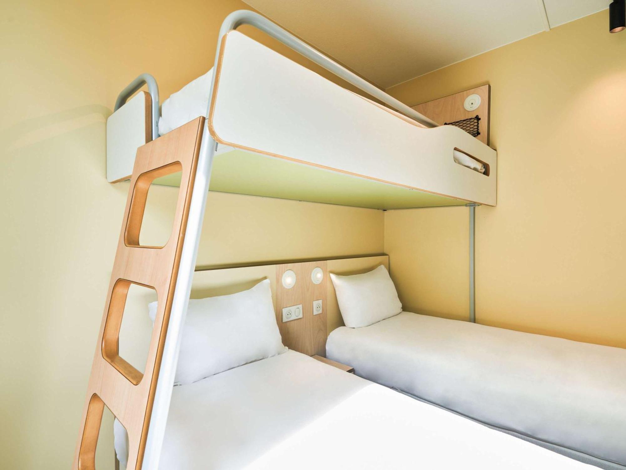Ibis Budget Saint-Maurice Bagian luar foto